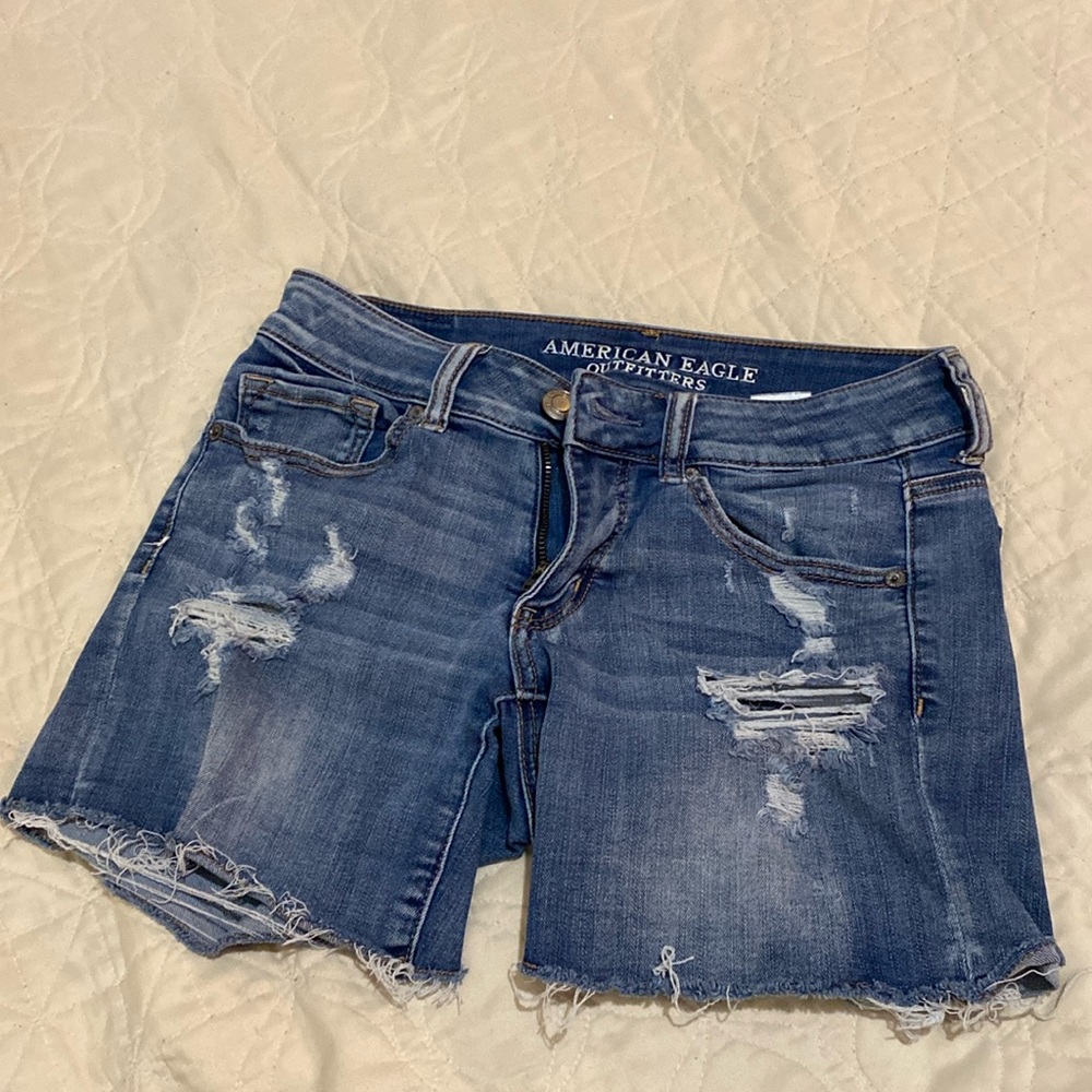 AE Jean shorts distressed size 2